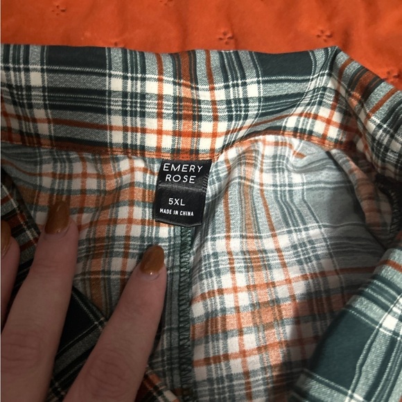 Plus Size Plaid/Houndstooth Button Down 5X - Picture 3 of 3